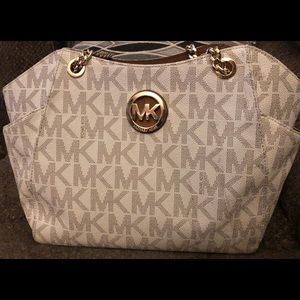 Medium Michael Kors Purse